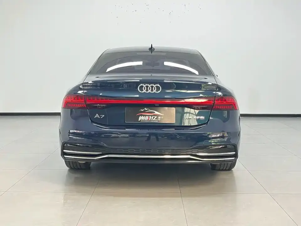 Audi A7L