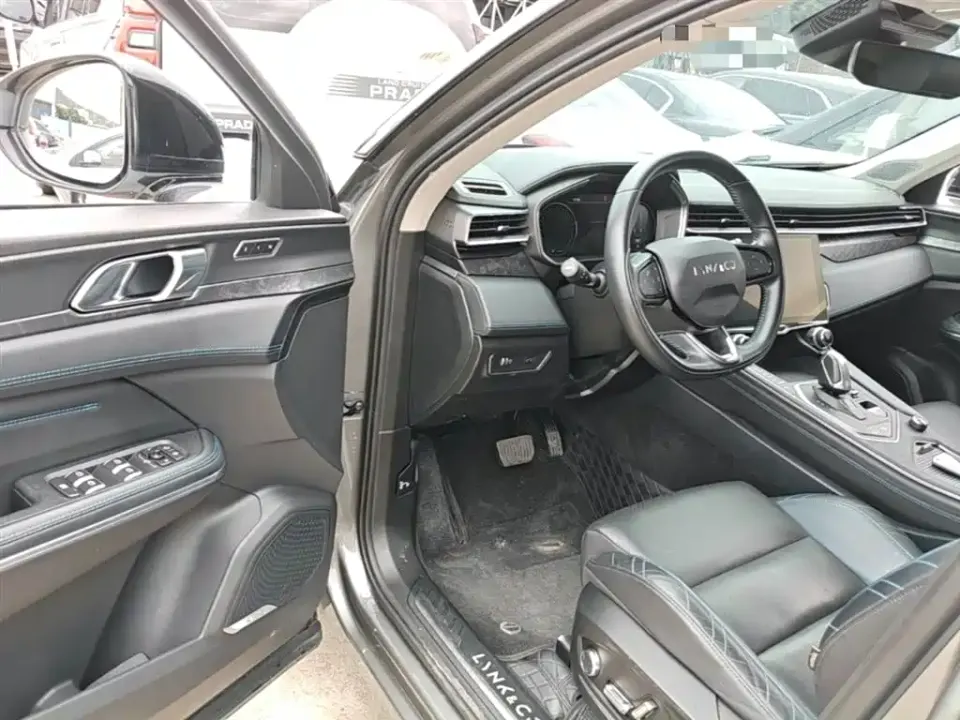 Lynk & Co 05
