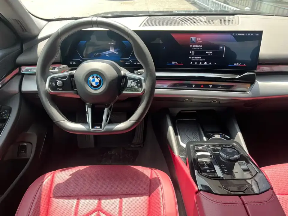 BMW i5