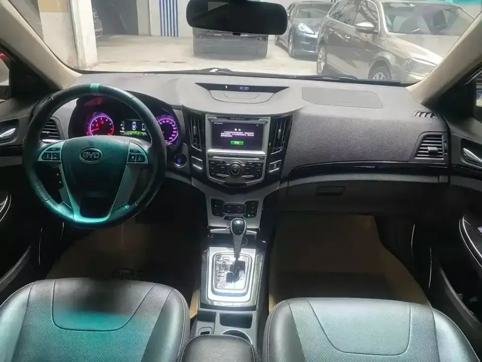 BYD Surui