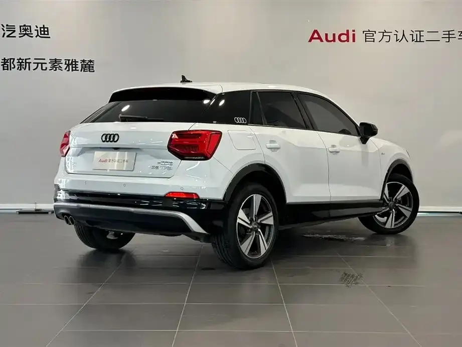 Audi Q2L