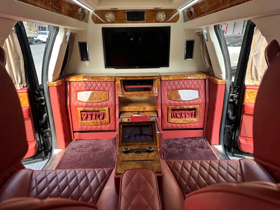 Lincoln Navigator