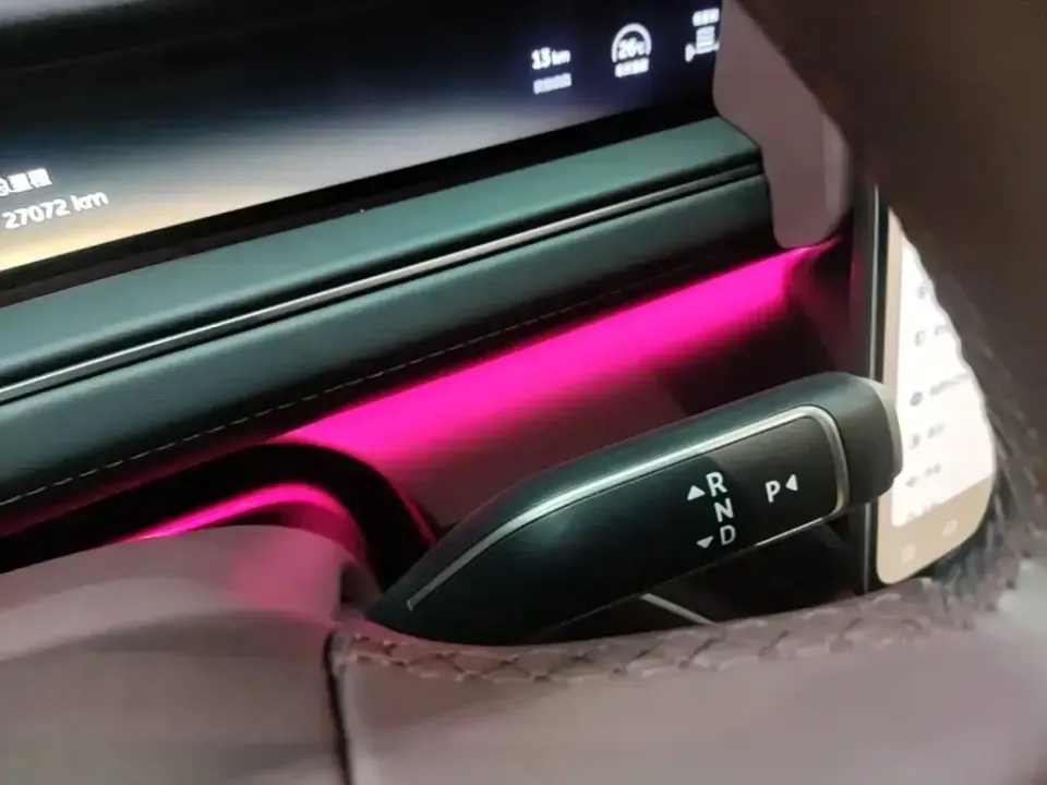 Nio ES8