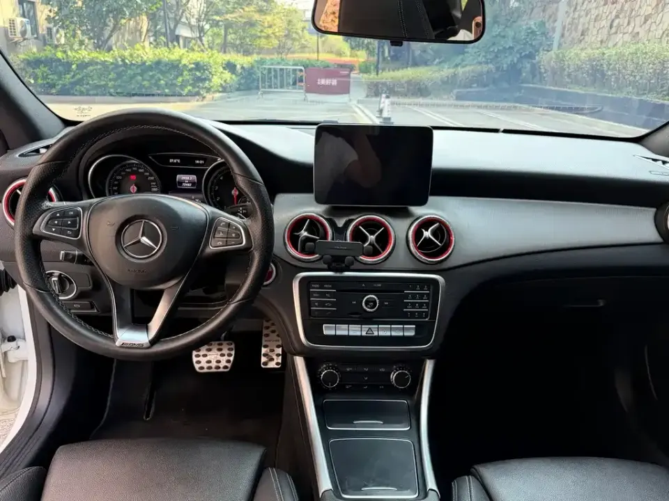 Mercedes-Benz CLA (Import)