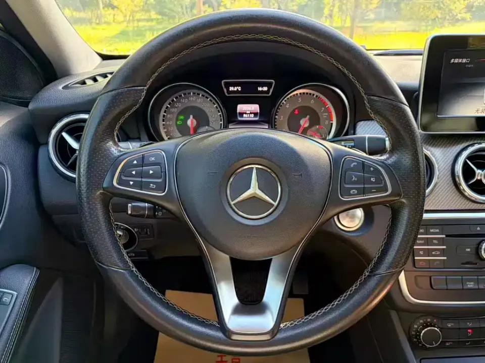 Mercedes-Benz GLA
