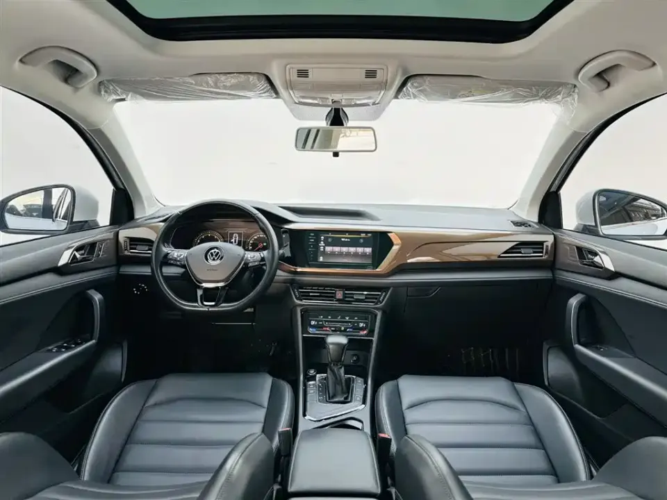 Volkswagen Tharu