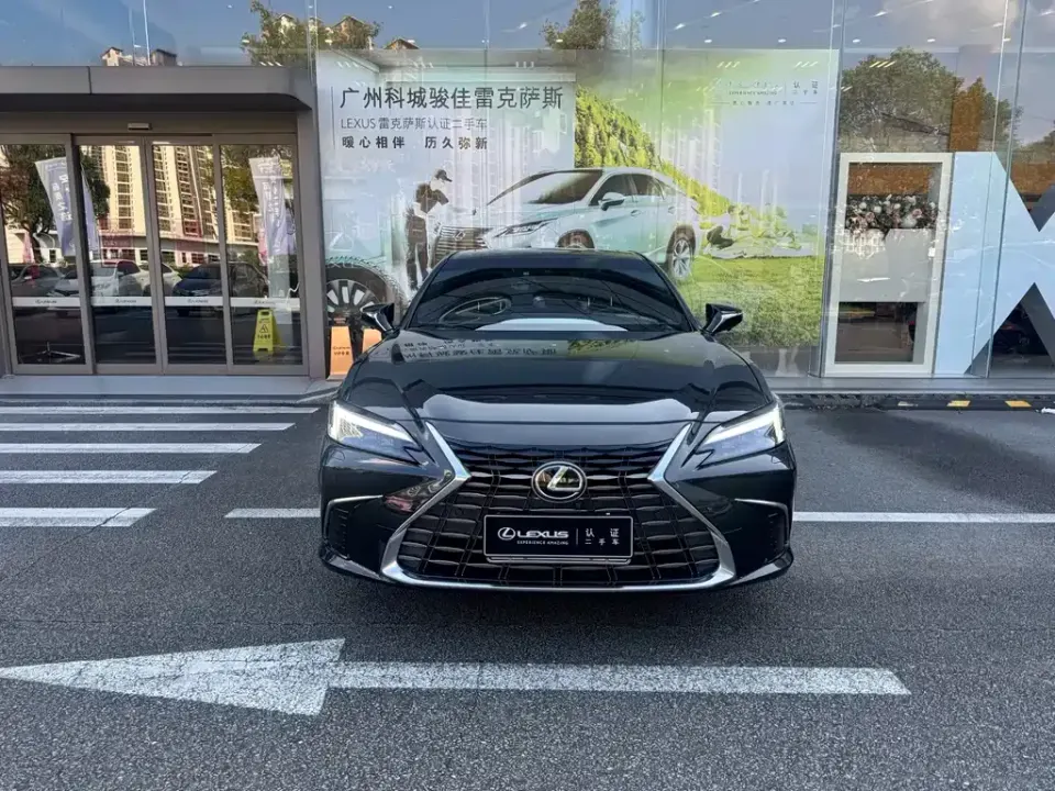 Lexus ES