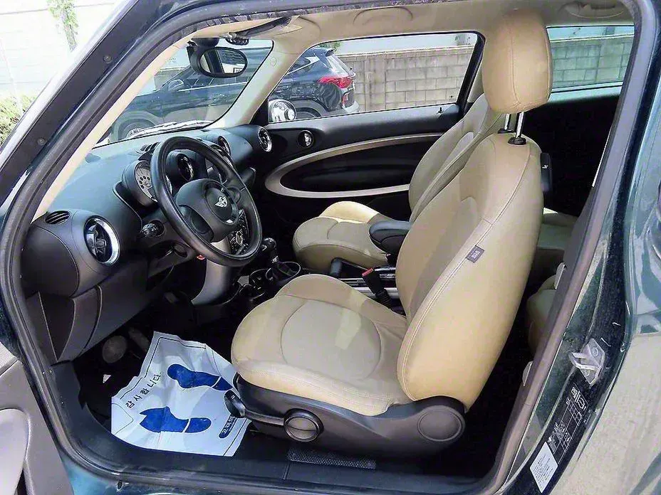 MINI Paceman