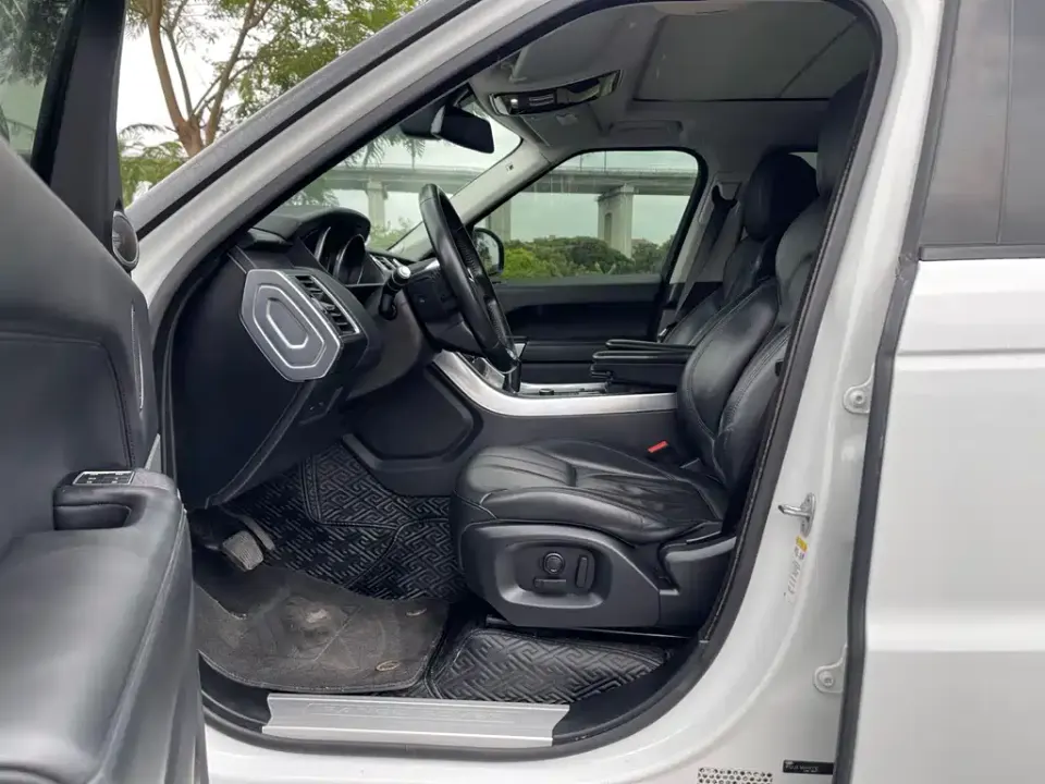 Land Rover Sport