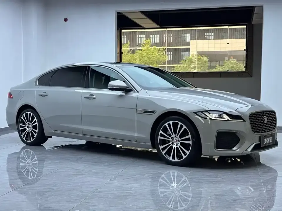 Jaguar XFL