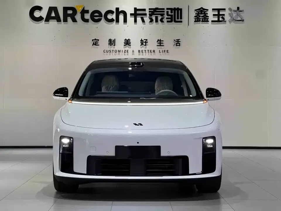 Li Li i8