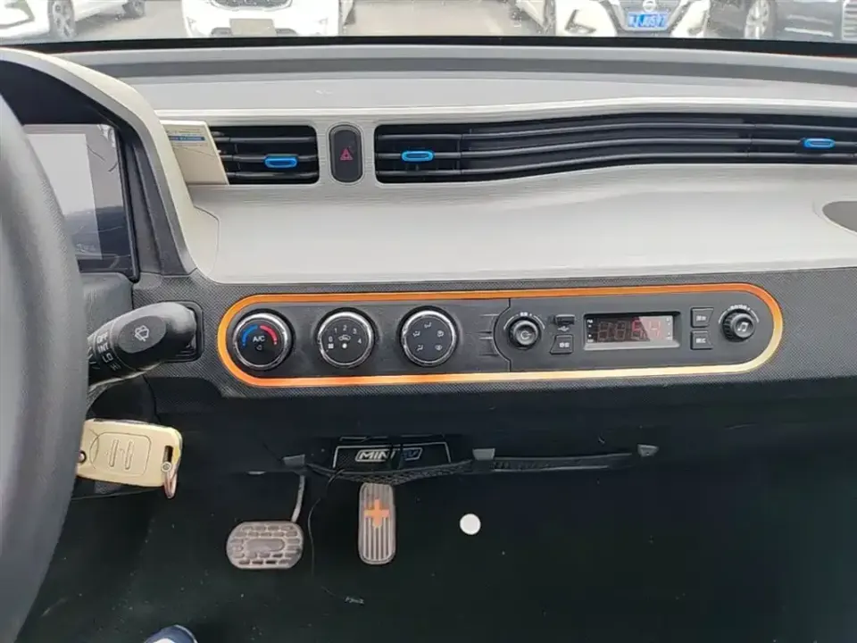 Wuling MINIEV
