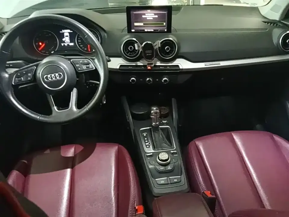 Audi Q2L