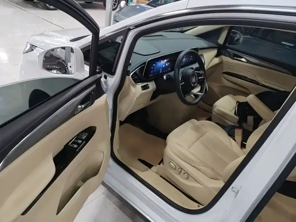 Buick GL8 Hybrid