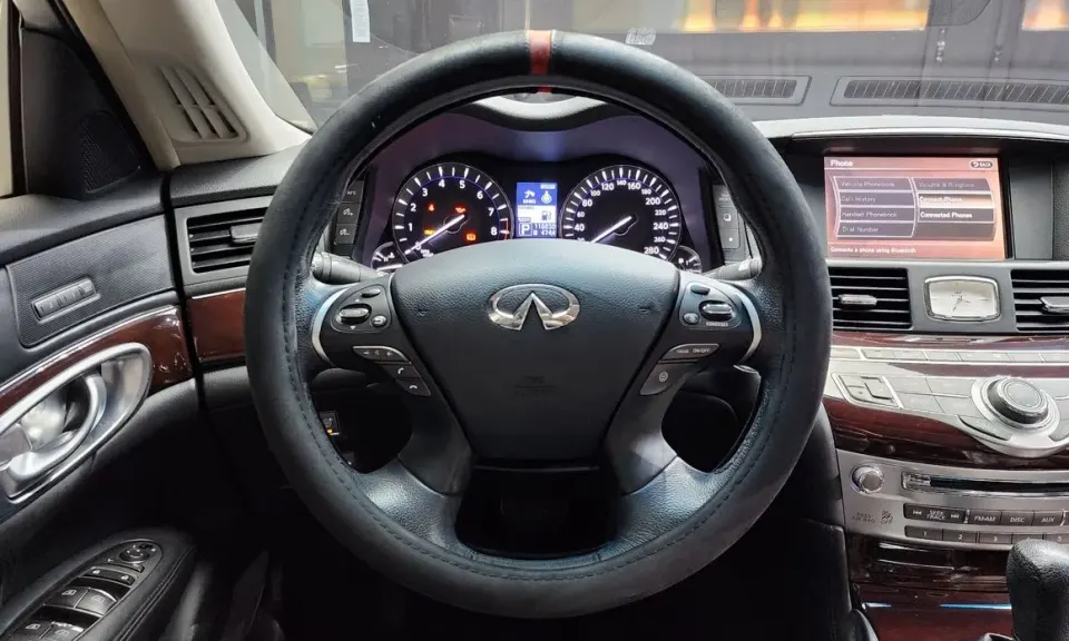 Infiniti M