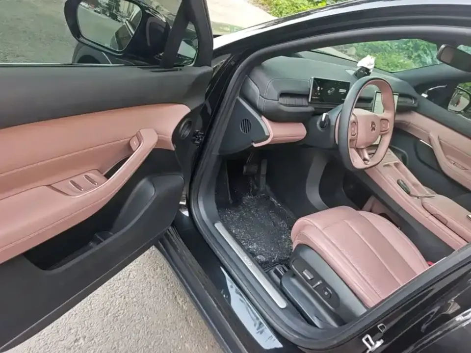Nio EC6