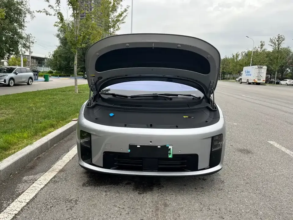 Li Li i8