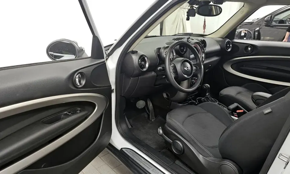 MINI Paceman
