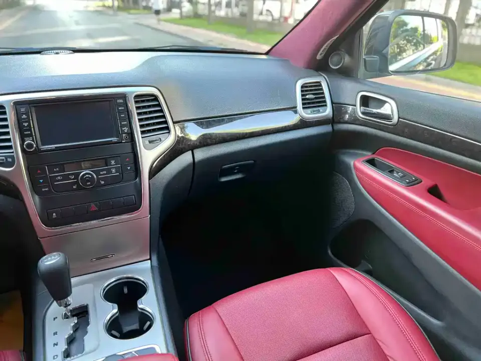 Jeep Grand Cherokee (Import)