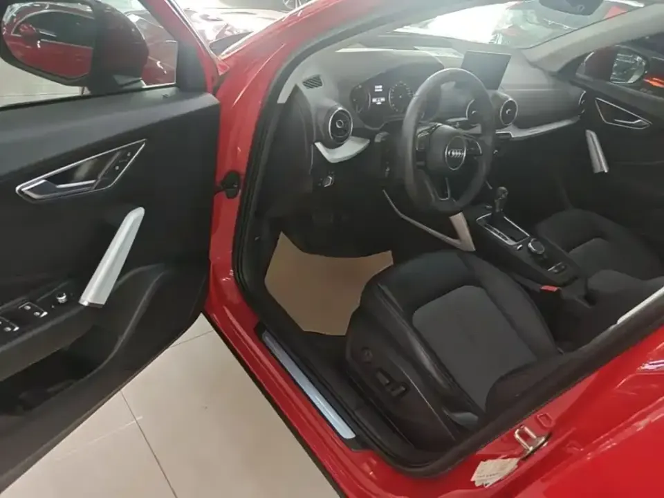 Audi Q2L