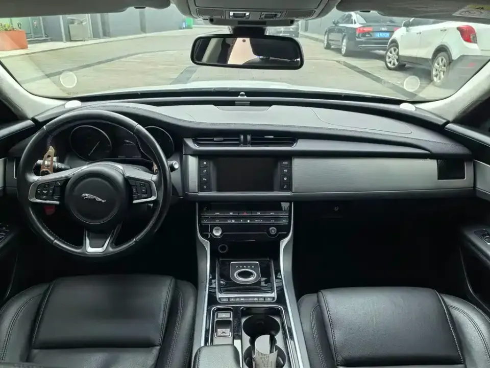 Jaguar XFL