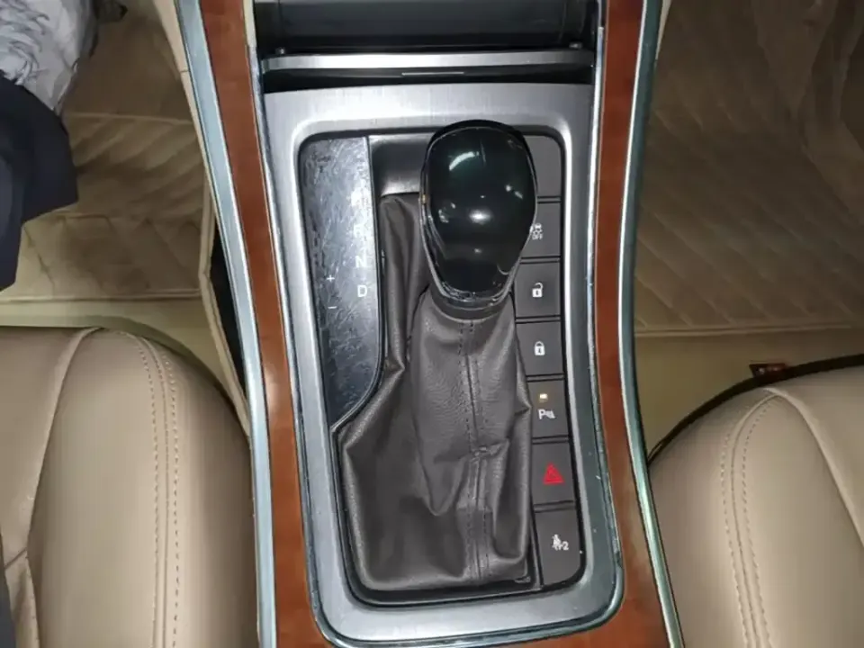 Roewe 950