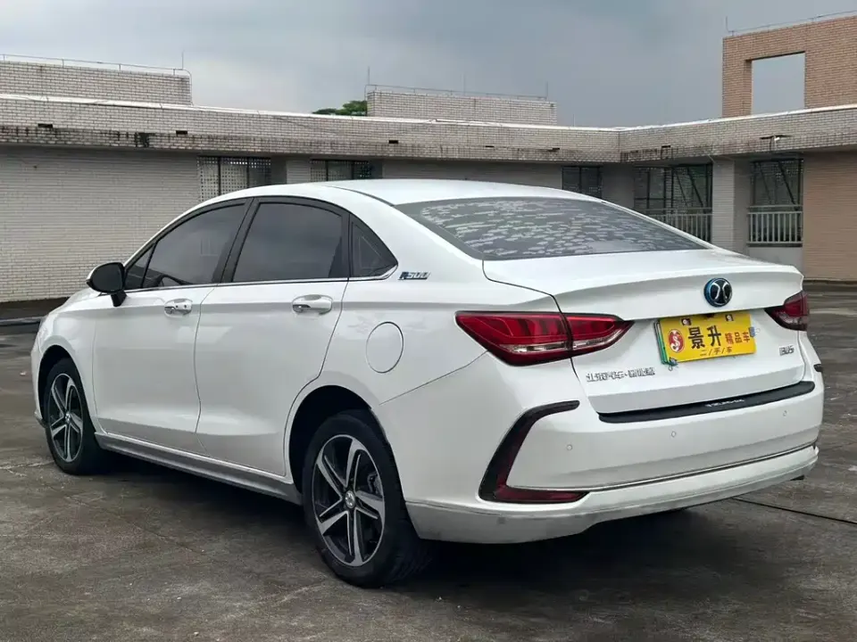 BAIC EU5
