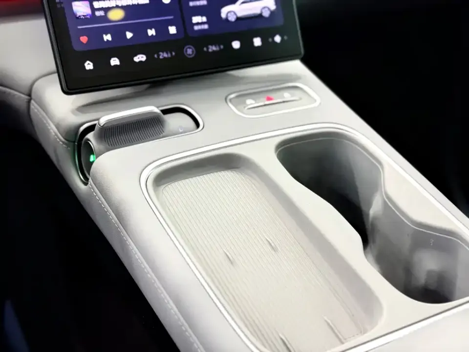 Nio EC6
