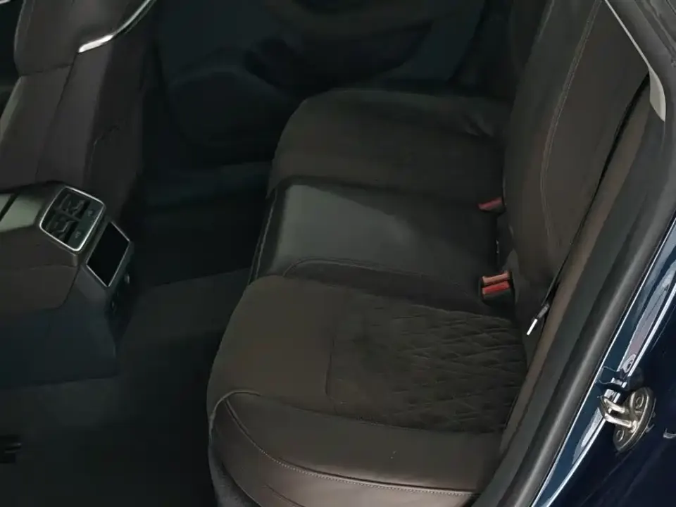 Audi A7L