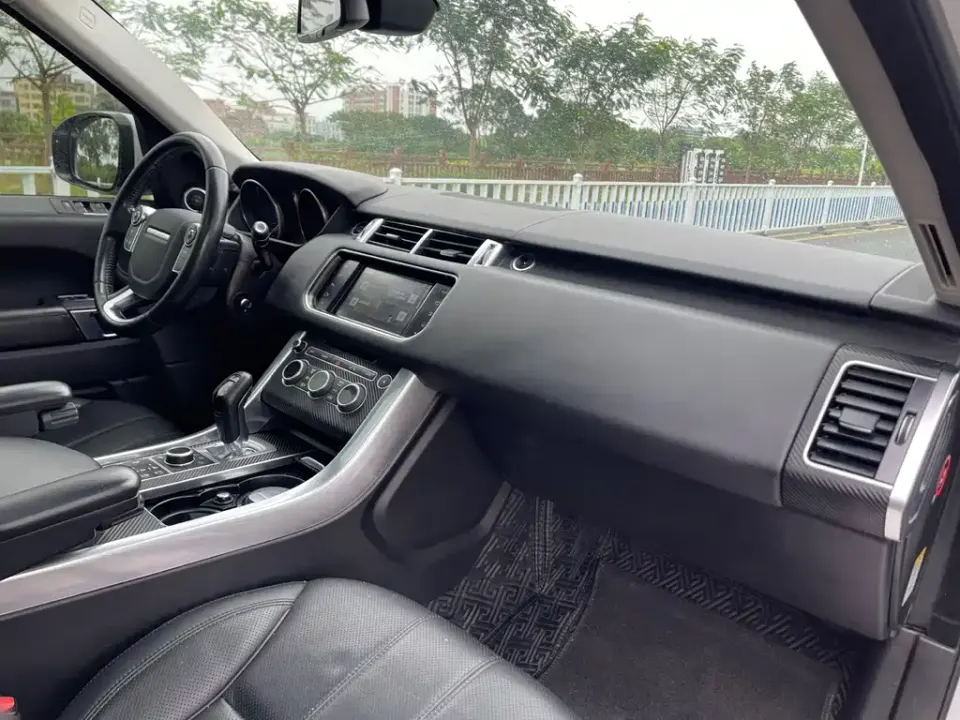 Land Rover Sport