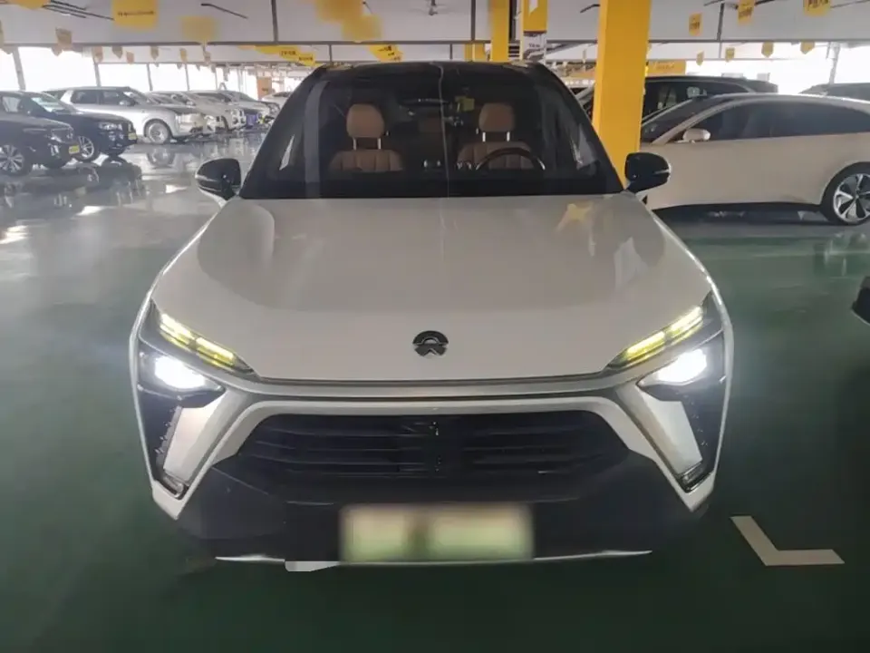 Nio ES8