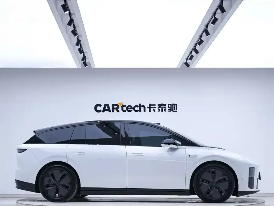 Li Li i6