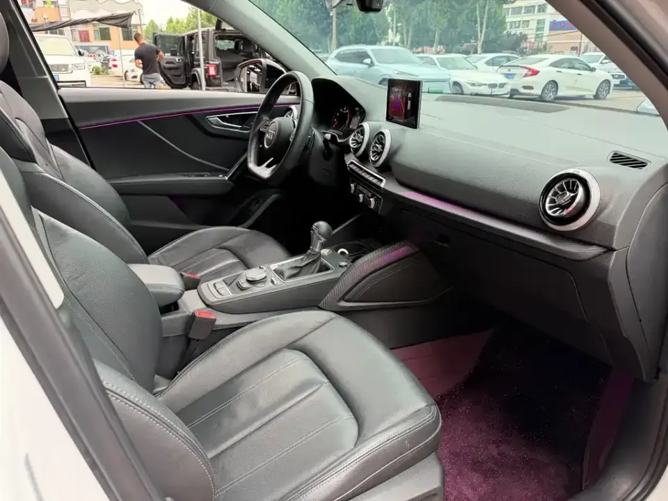 Audi Q2L