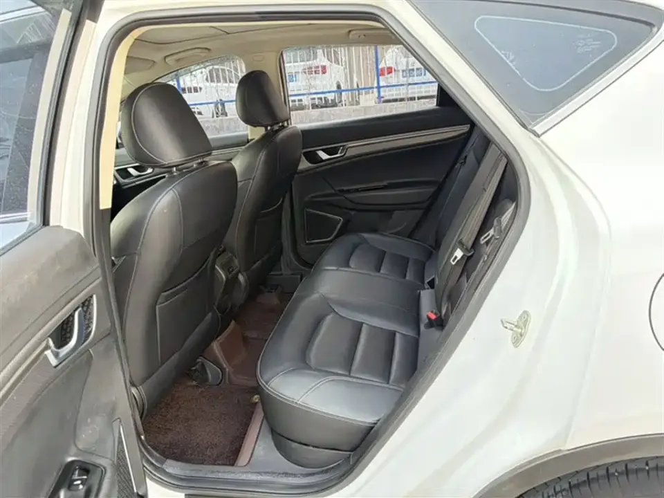 Geely Emgrand GS