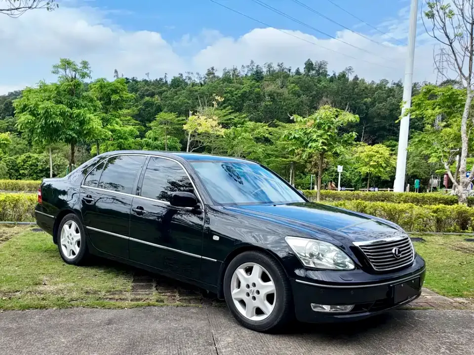Lexus LS