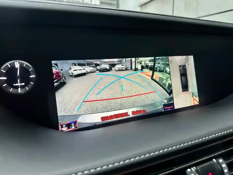 Lexus LS