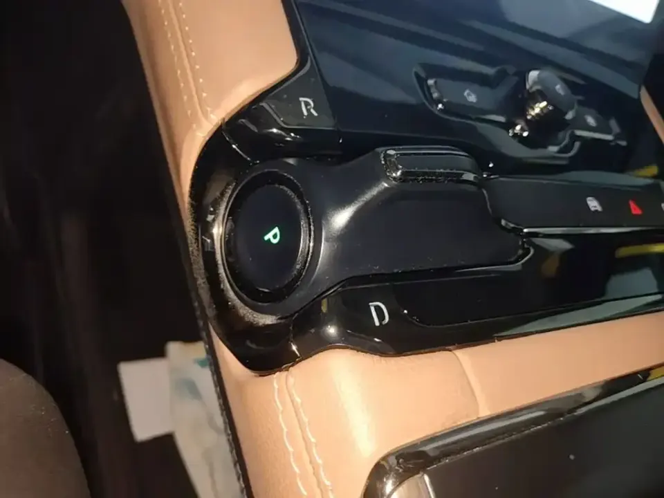 Nio ES8