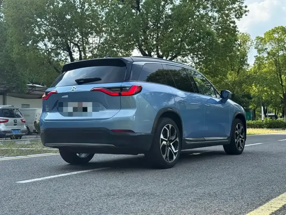 Nio ES8