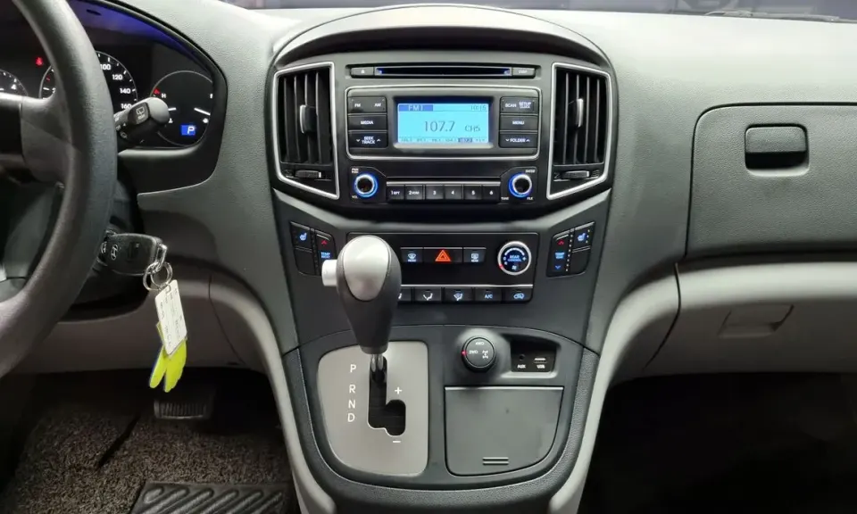 Hyundai Starex