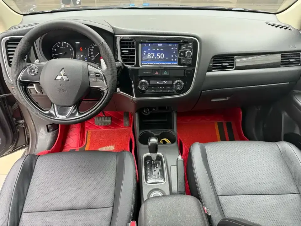Mitsubishi Outlander (Import)