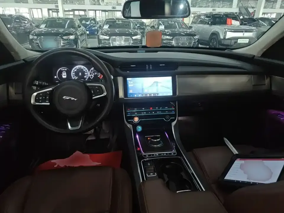 Jaguar XFL
