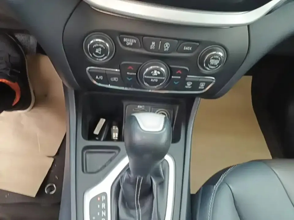 Jeep Cherokee