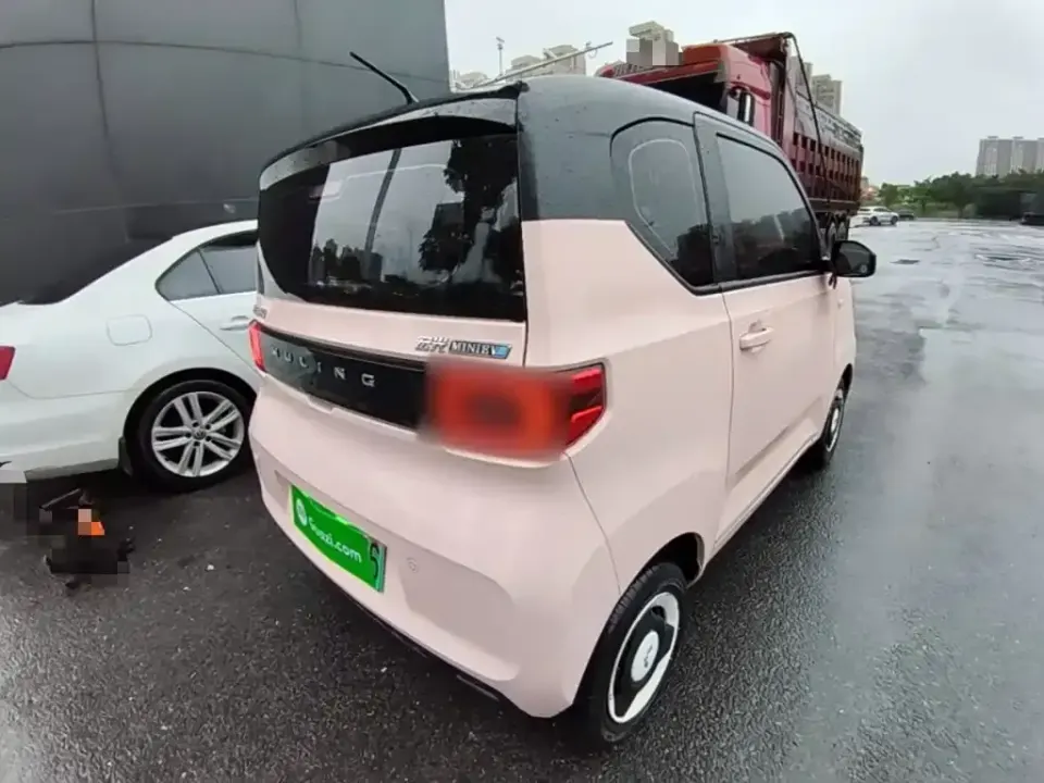 Wuling MINIEV