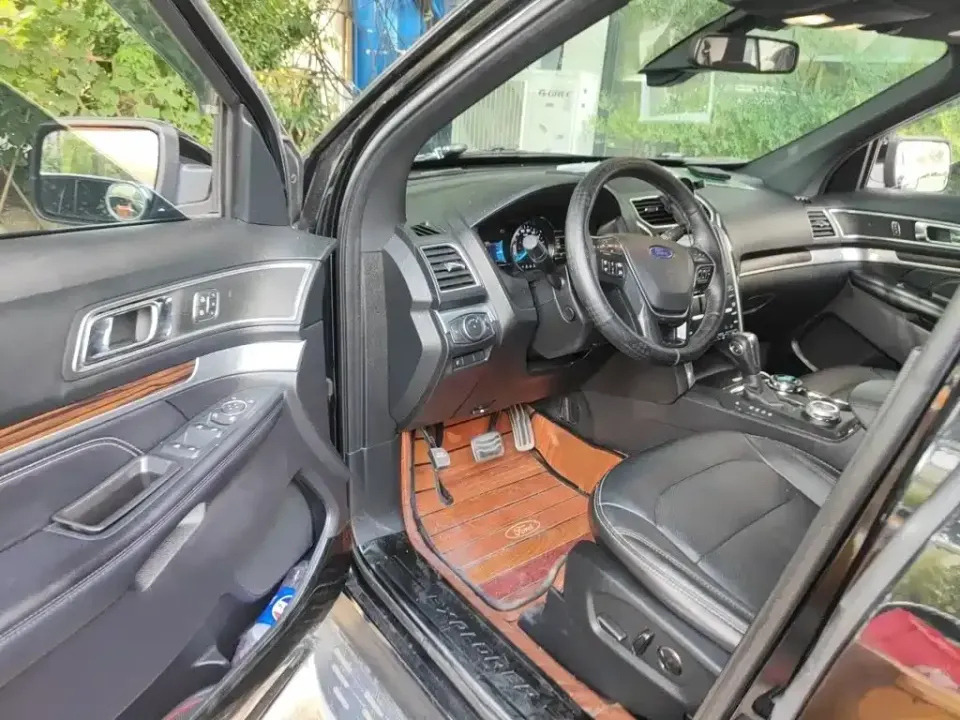 Ford Explorer (Import)