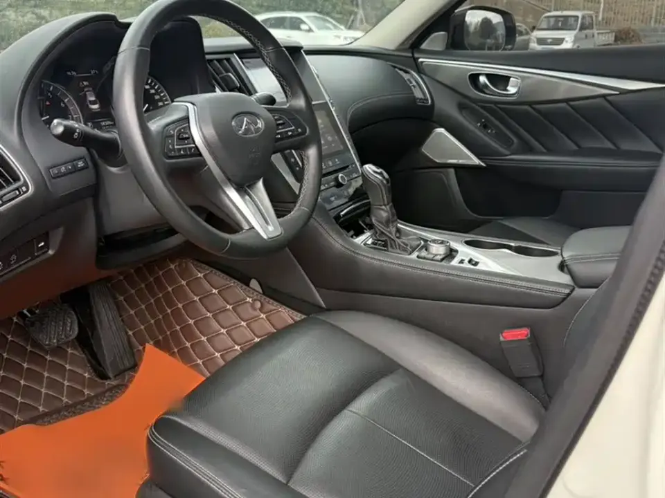 Infiniti Q50L