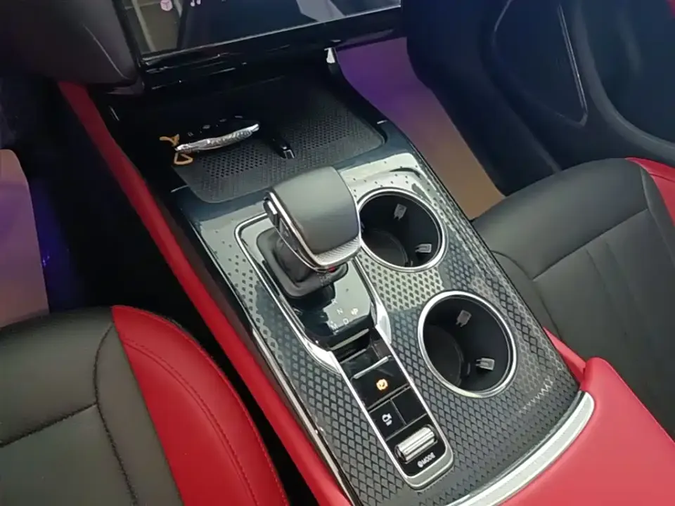 Hongqi Hongqi HS3