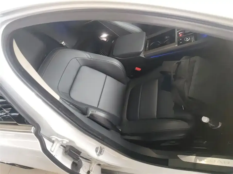 Jaguar XFL