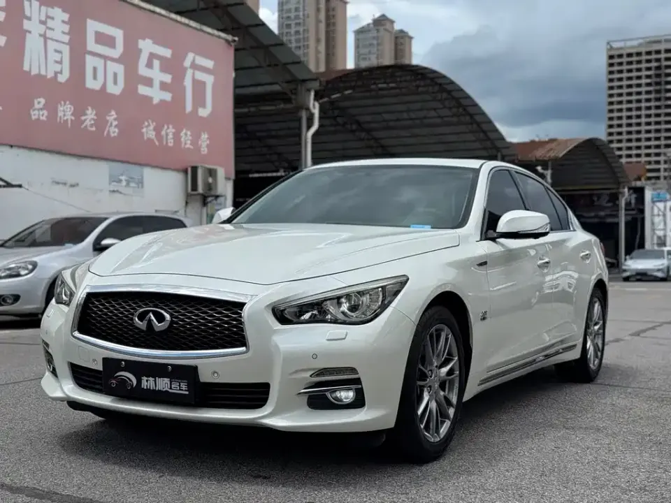 Infiniti Q50L