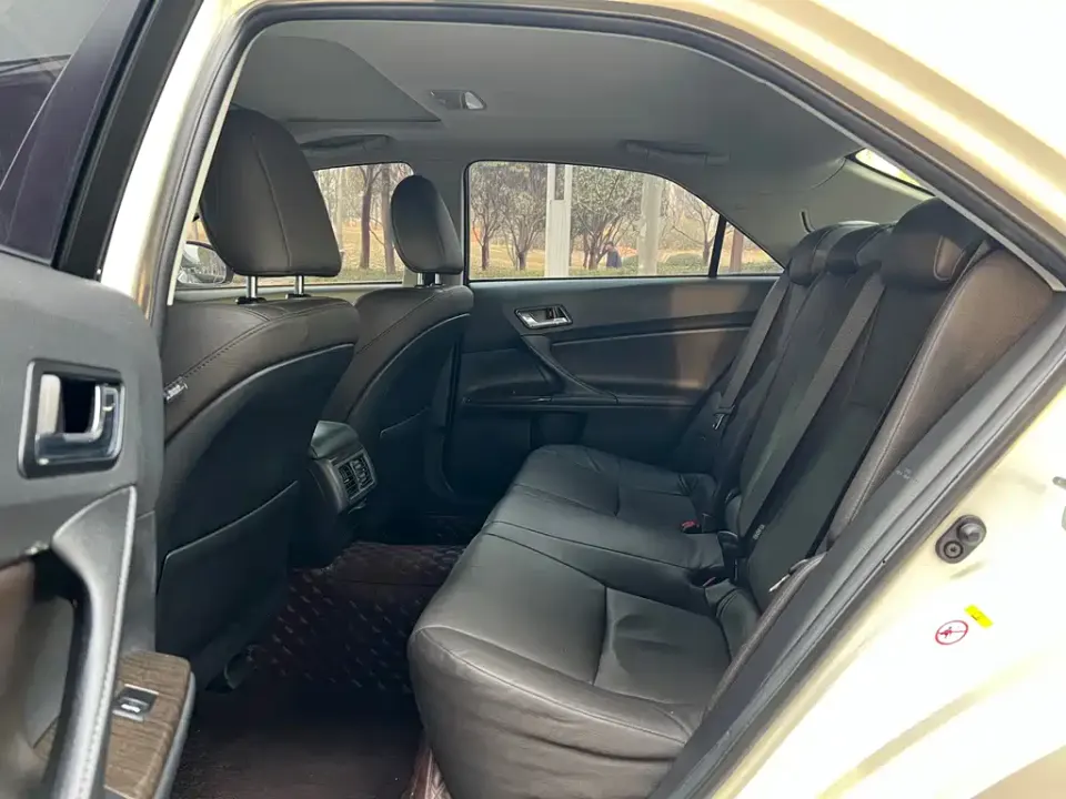 Toyota Reiz