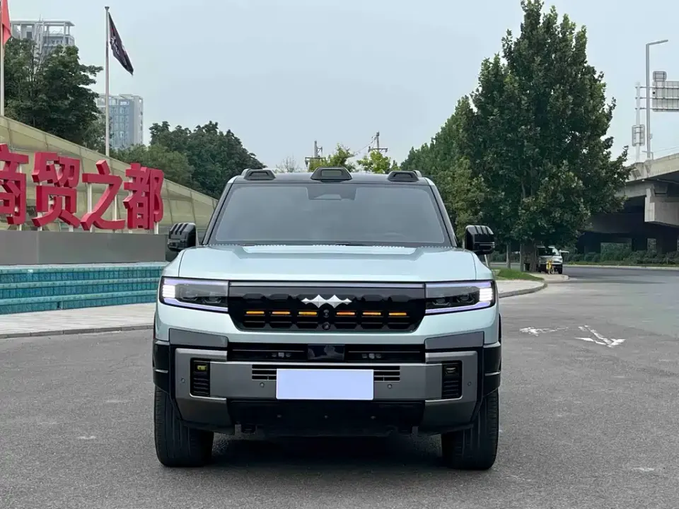 Fang Cheng Bao Leopard 8